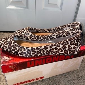 Leopard flats